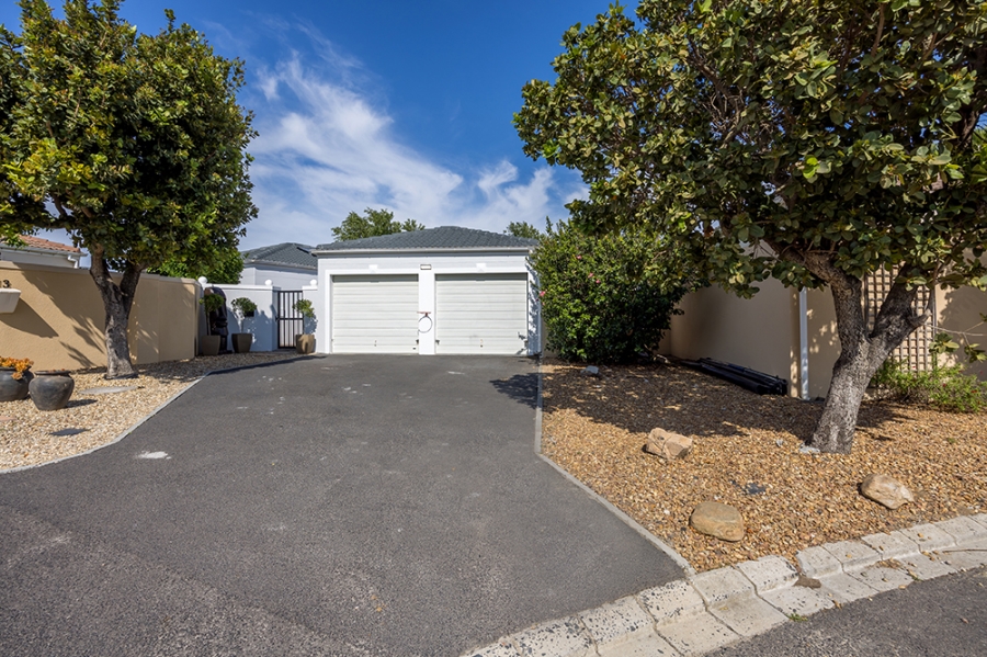 3 Bedroom Property for Sale in Sunningdale Western Cape